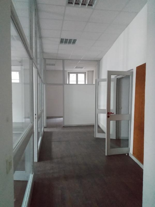 Bureau - 185 m² - 6 pièces