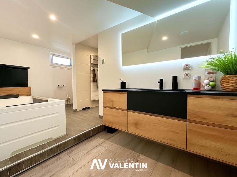 Maison - 151 m² - 7 pièces