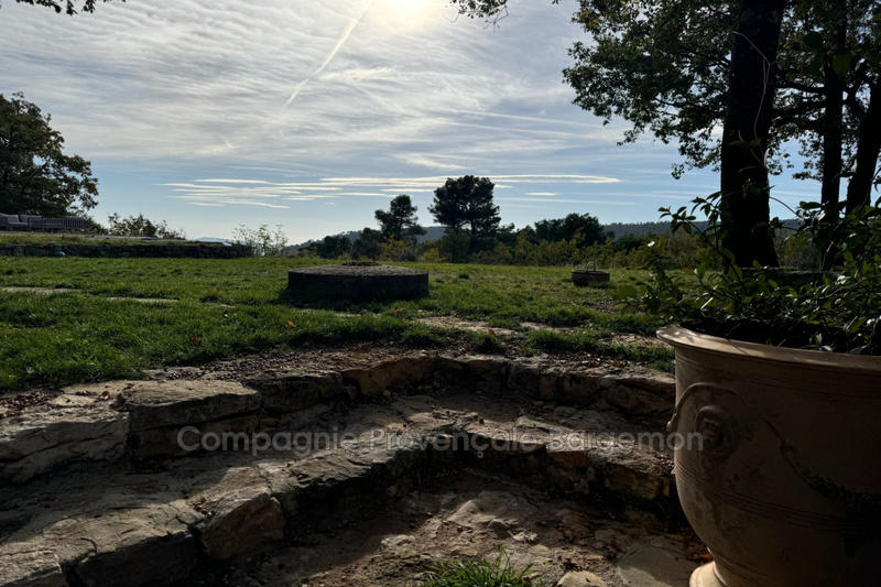 Maison - 200 m² - 2 pièces