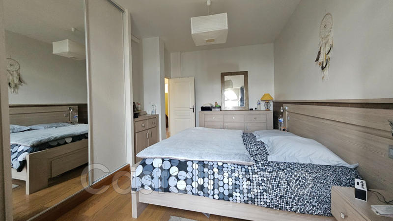 Maison - 415 m² - 10 pièces