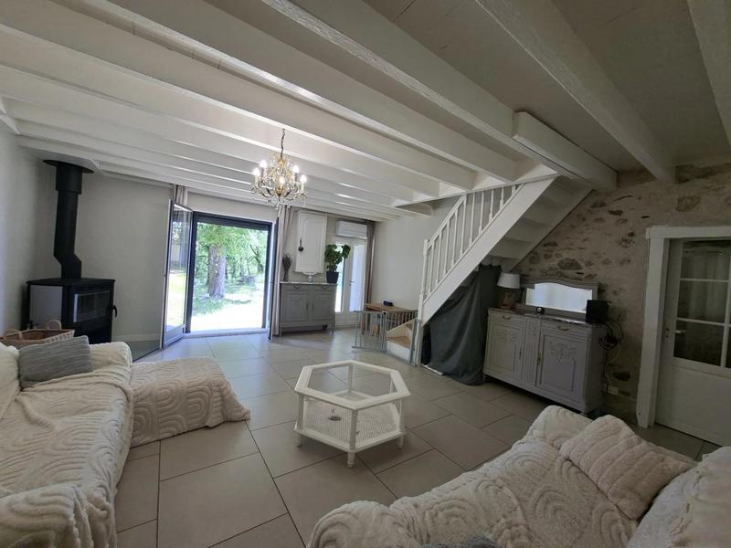 Propriété - 331 m²