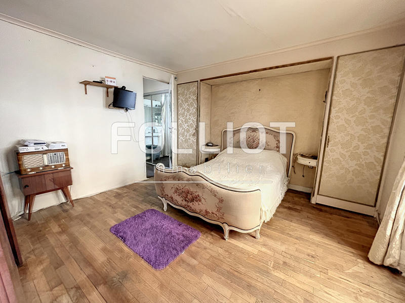 Maison - 230 m² - 10 pièces