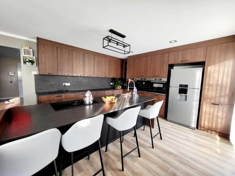 Maison - 175 m² - 7 pièces