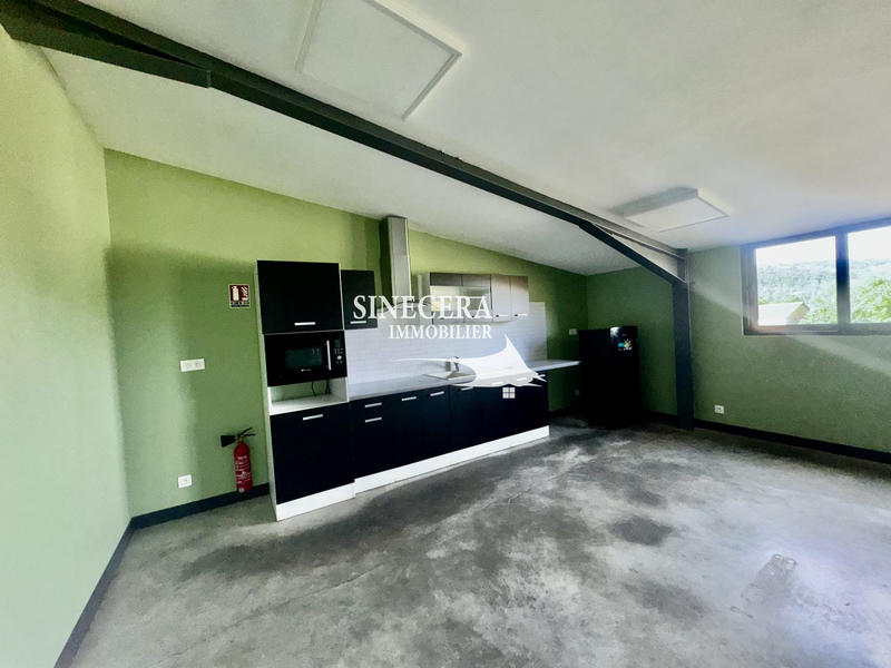 Local commercial - 10 102 m²