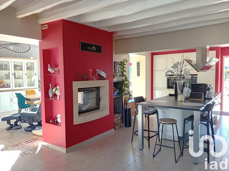 Maison - 205 m² - 9 pièces