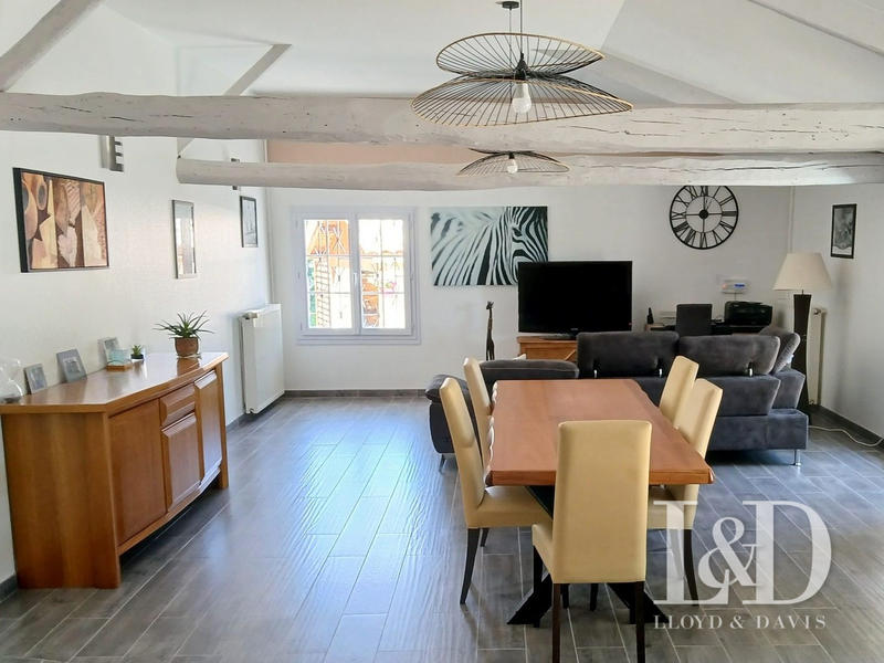 Maison - 206 m² - 6 pièces