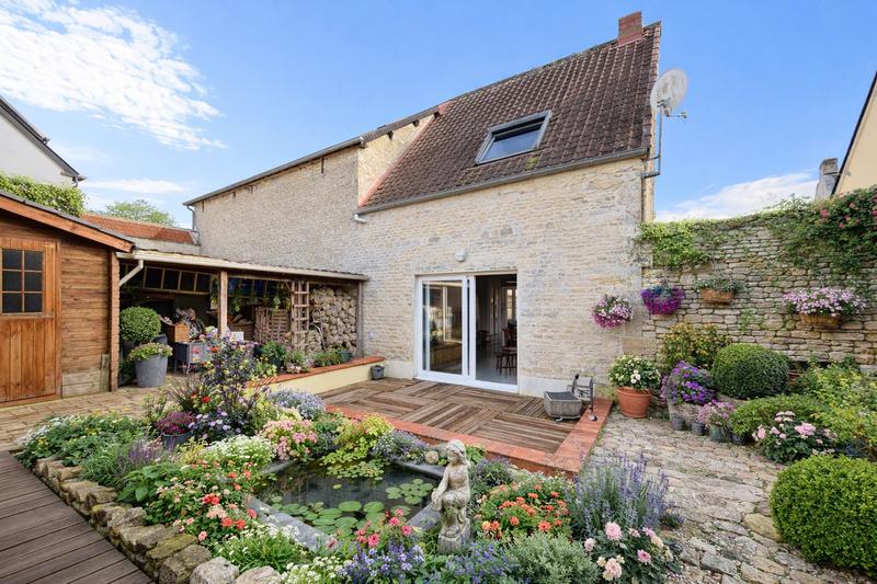 Maison - 140 m² - 5 pièces