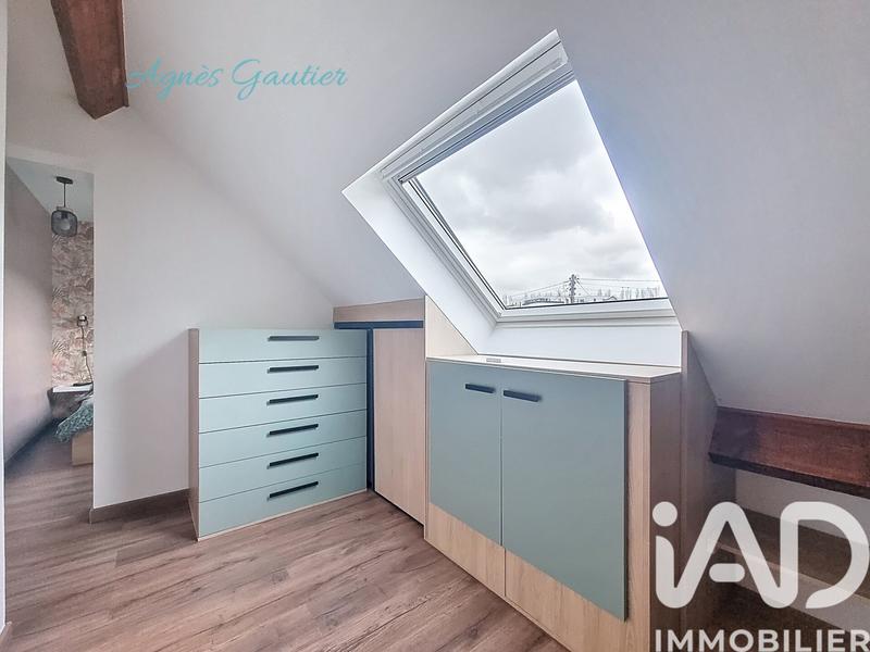 Maison - 182 m² - 9 pièces