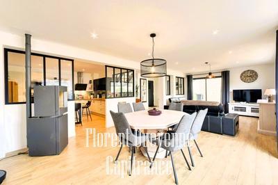 Maison - 180 m² - 6 pièces