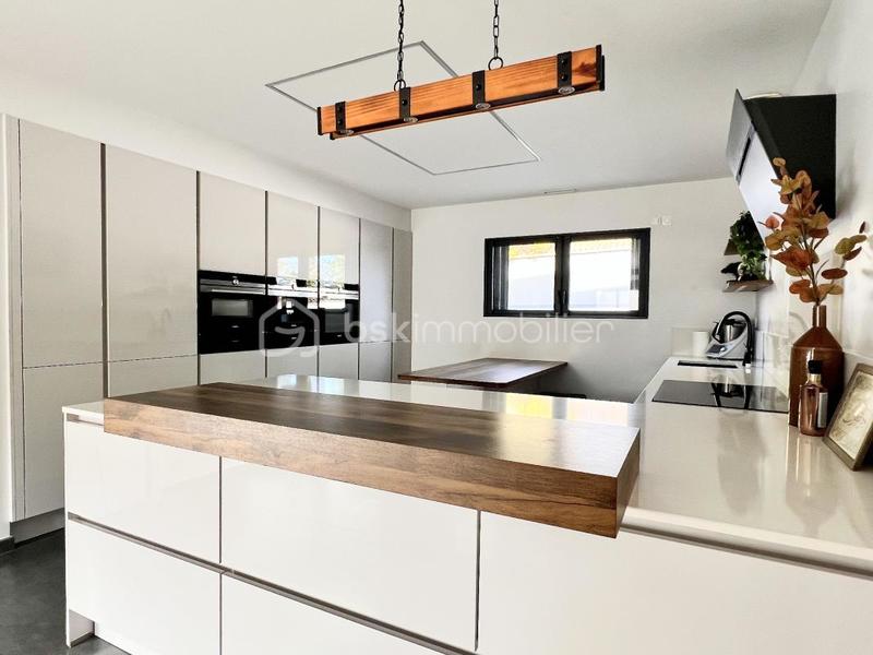 Maison - 178 m² - 6 pièces