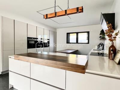 Maison - 178 m² - 6 pièces