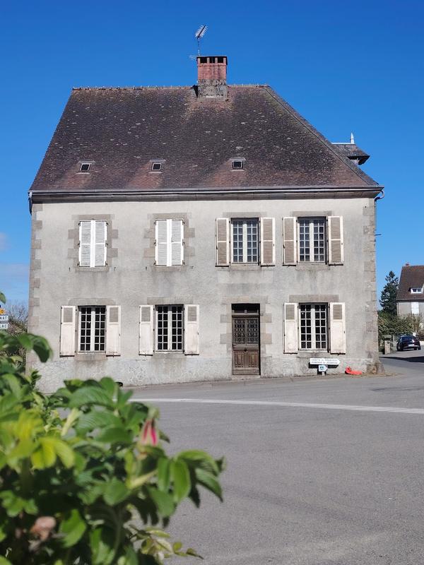 Maison ancienne - 219 m² - 8 pièces