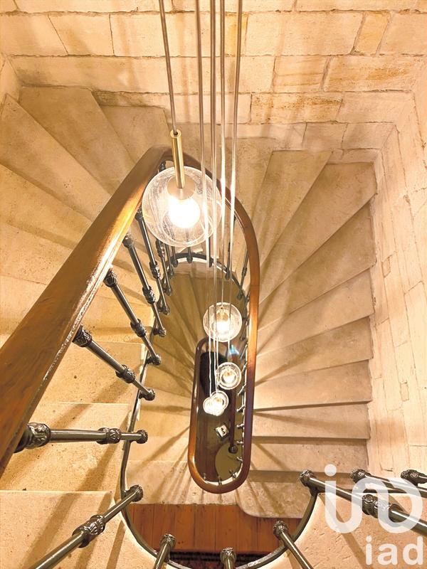 Maison - 435 m² - 11 pièces