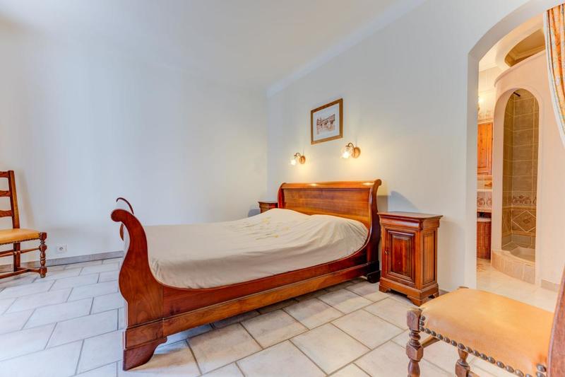 Villa - 310 m² - 8 pièces