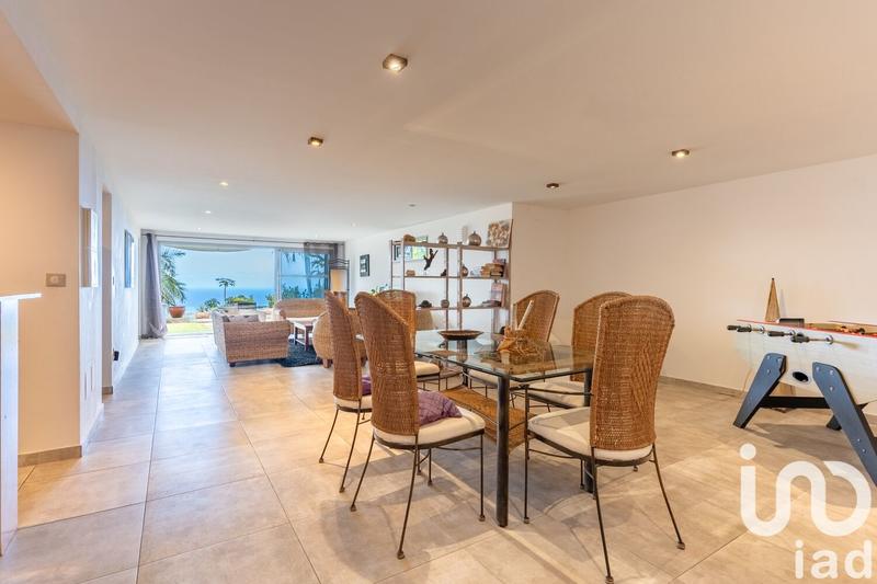 Maison - 274 m² - 8 pièces