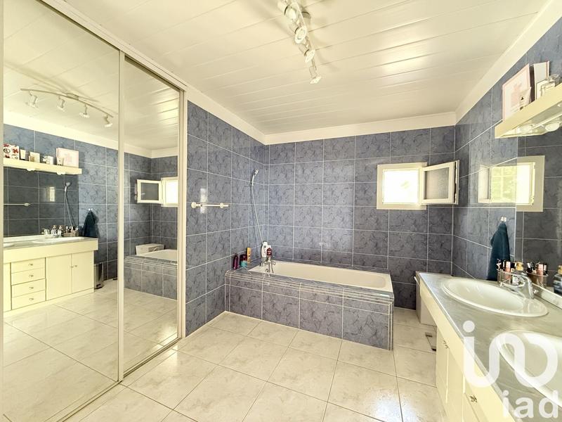 Maison - 260 m² - 5 pièces