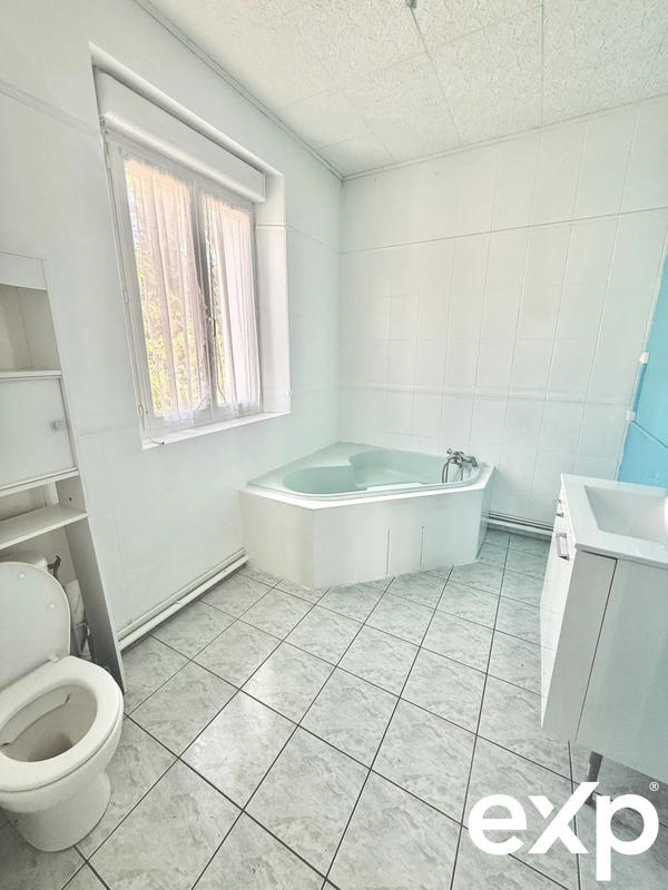 Maison - 163 m² - 9 pièces