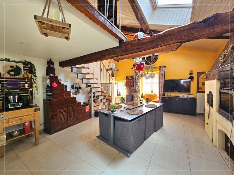 Maison en pierre - 300 m² - 7 pièces