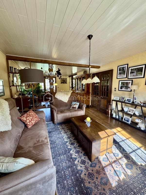 Maison traditionnelle - 160 m² - 8 pièces