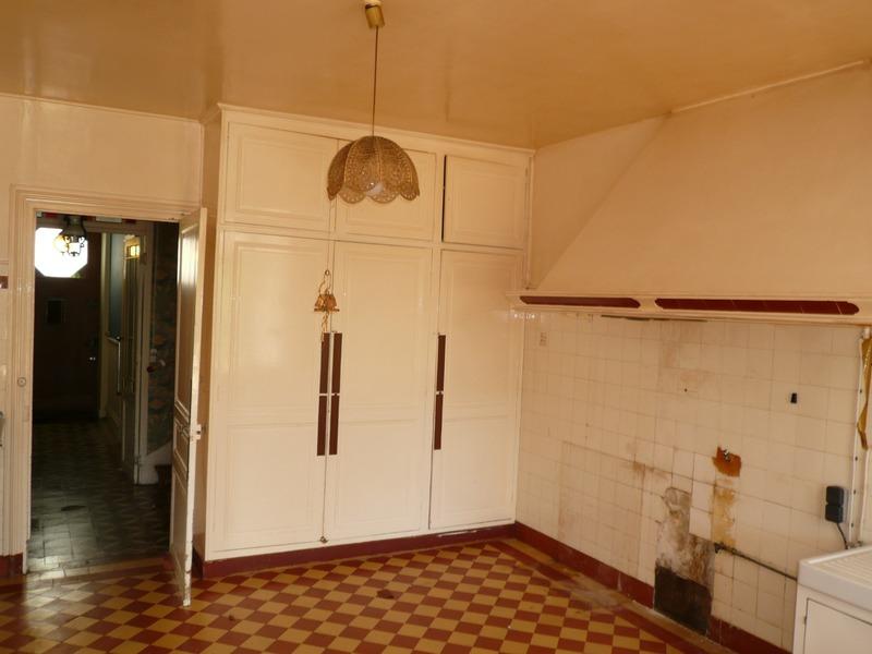 Maison - 261 m² - 12 pièces