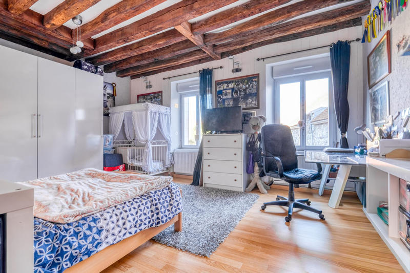 Maison - 261 m² - 8 pièces