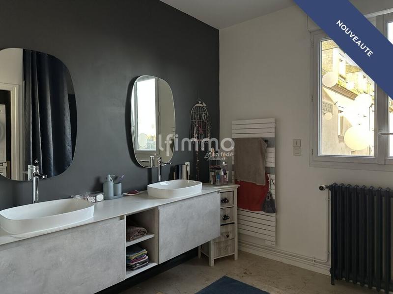 Duplex - 247 m² - 8 pièces