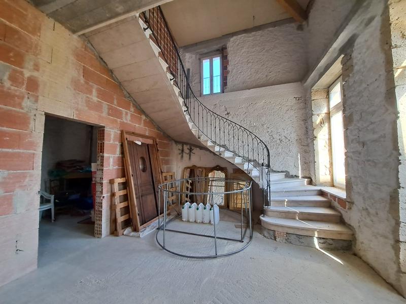 Maison - 185 m² - 15 pièces