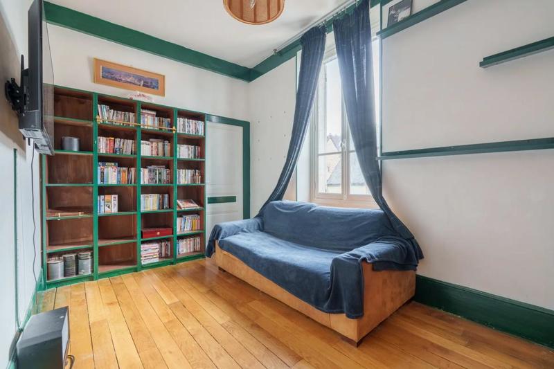 Maison - 240 m² - 10 pièces