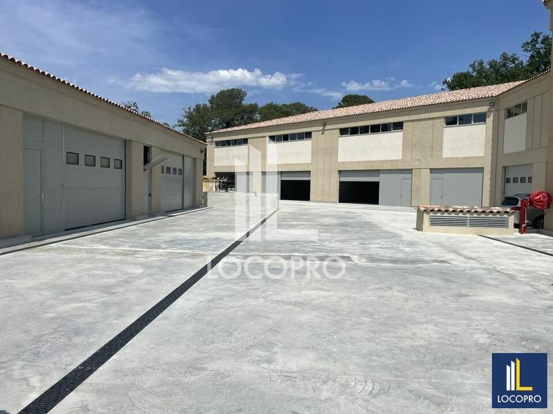 Local d'activité / Entrepôt - 2 875 m²