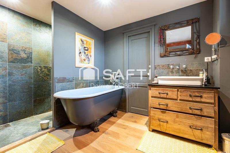 Maison - 350 m² - 8 pièces