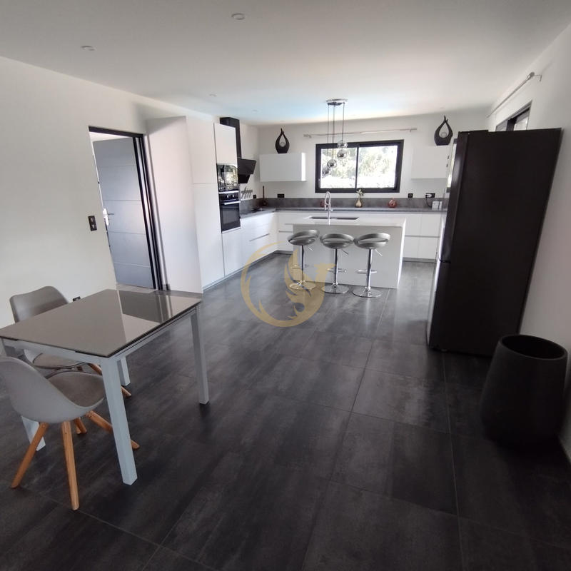 Maison contemporaine - 166 m² - 5 pièces