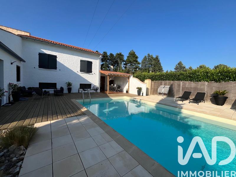 Maison - 176 m² - 6 pièces