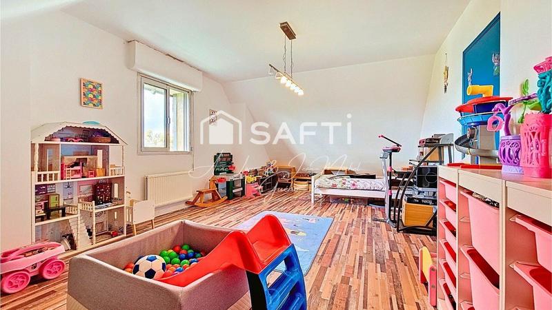 Maison - 135 m² - 6 pièces