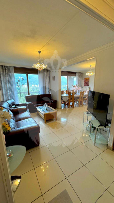 Appartement - 92 m² - 4 pièces