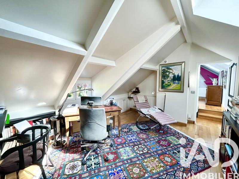 Maison - 313 m² - 9 pièces