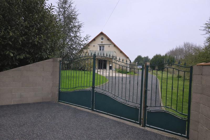 Maison contemporaine - 320 m² - 11 pièces