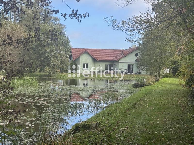 Maison - 235 m² - 6 pièces