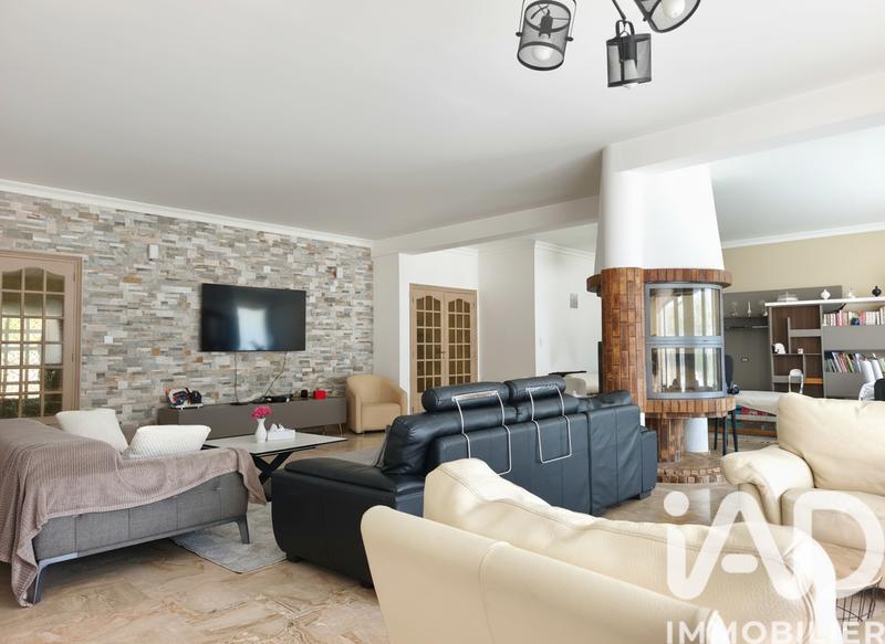 Maison - 303 m² - 9 pièces