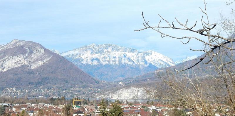 Terrain constructible - 1 240 m²