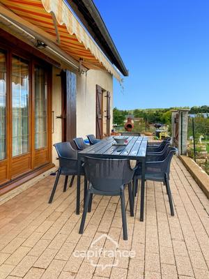 Maison - 186 m² - 9 pièces