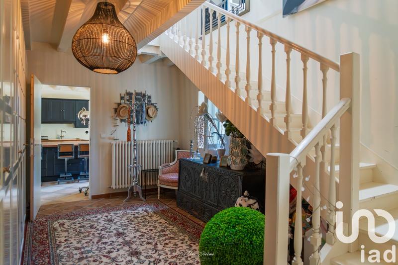 Maison - 375 m² - 11 pièces