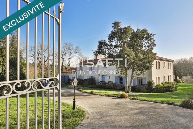 Maison de maîtres - 400 m² - 11 pièces