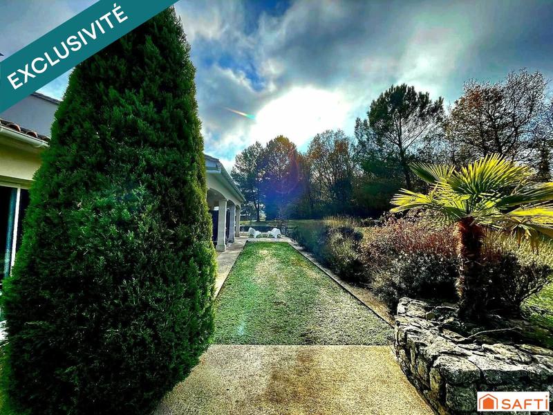 Maison - 209 m² - 9 pièces