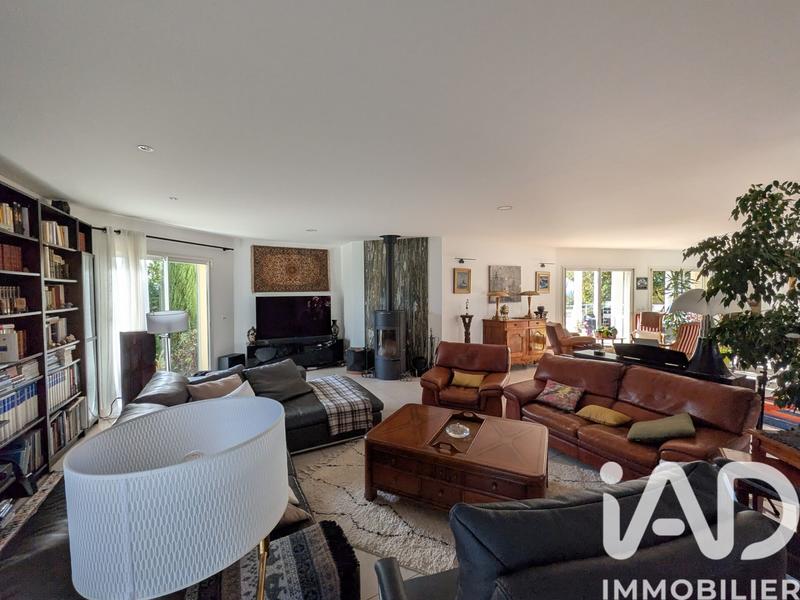 Maison de maîtres - 300 m² - 10 pièces