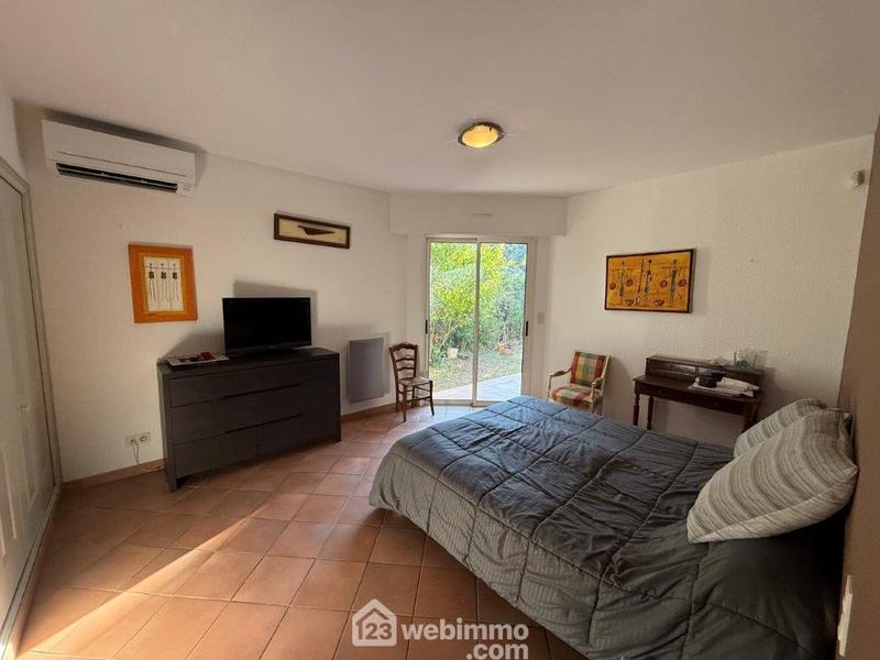 Villa - 220 m² - 10 pièces