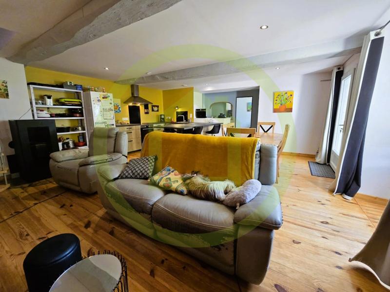 Maison - 207 m² - 7 pièces