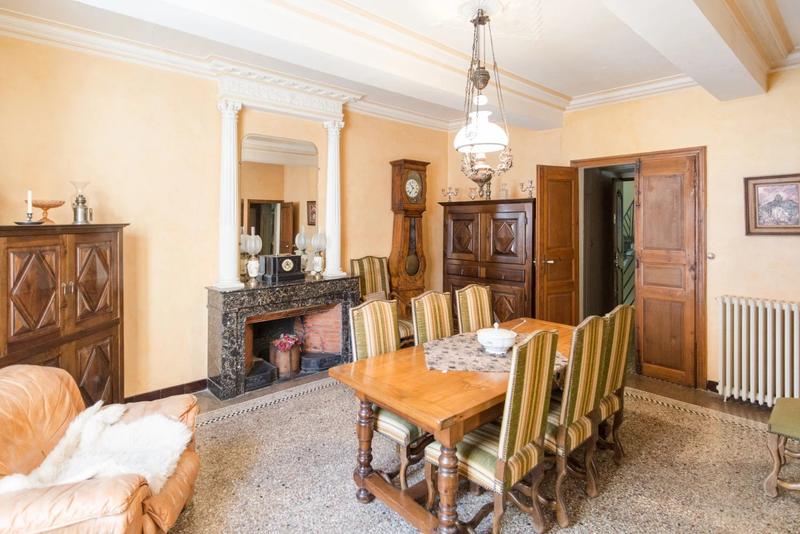 Maison - 373 m² - 18 pièces