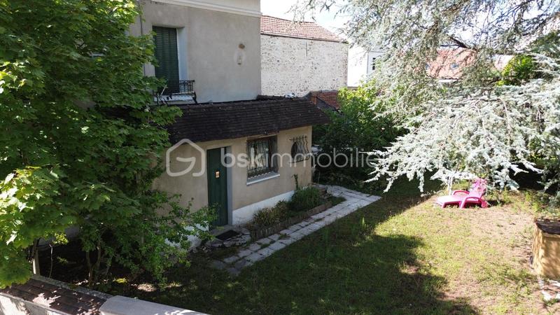 Maison - 260 m² - 9 pièces