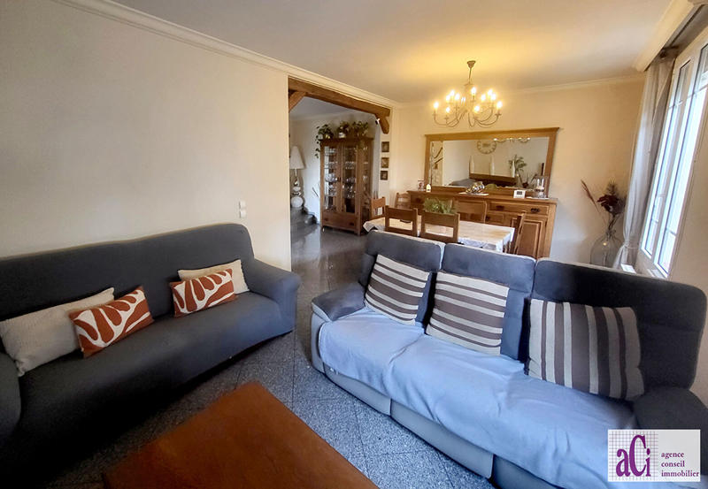 Maison - 256 m² - 12 pièces