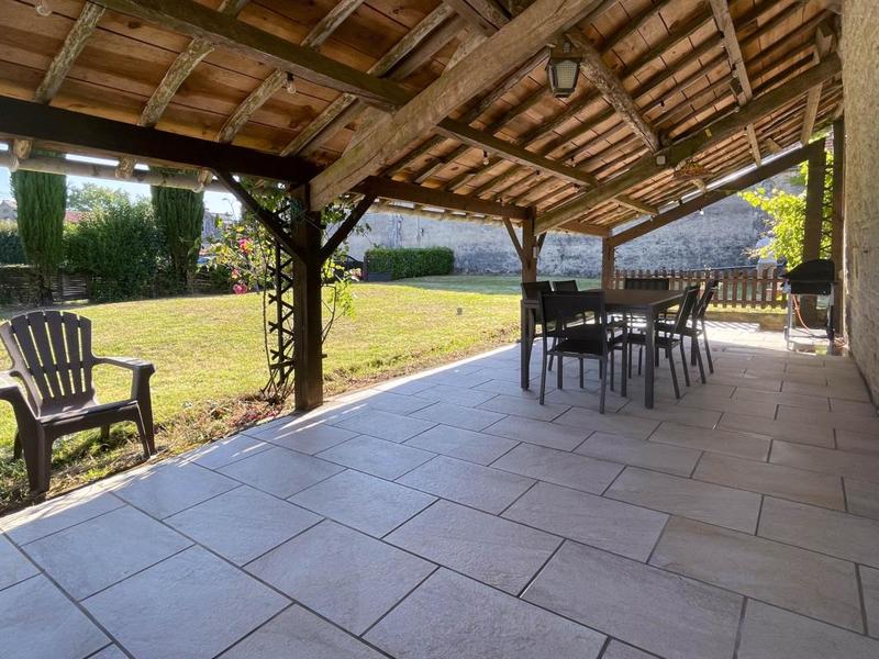 Maison en pierre - 133 m² - 6 pièces